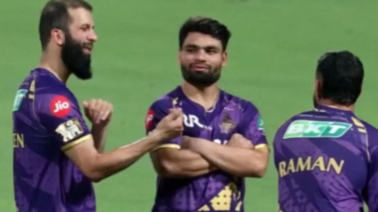 Moeen Ali and Ramandeep Singh.webp